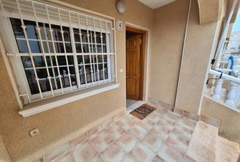 Ref.7505 2-Bedroom Apartment Just 300m from the Beach