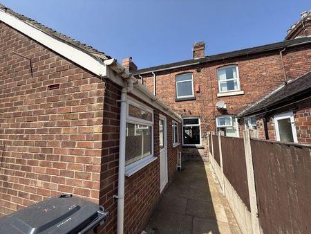 2 bedroom terraced house to rent - Photo 3