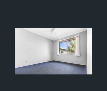 Neat and Tidy 3 Bedroom Home in Convenient Brighton Location - Photo 4