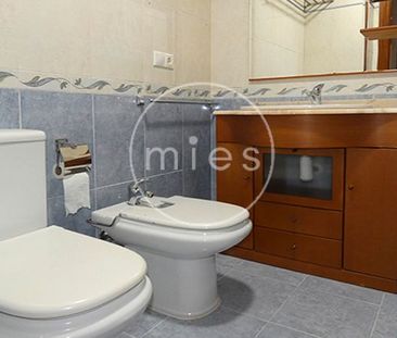 Piso de alquiler en Avenida Tres Cruces, Vara de Quart - Photo 2