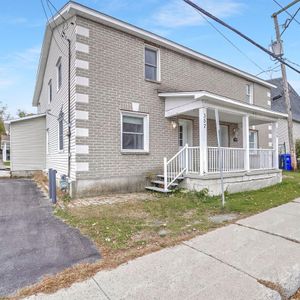 355 Avenue De Buckingham (Buckingham) Logement De 3 Chambres Au Coeur De Buckingham! - Photo 3