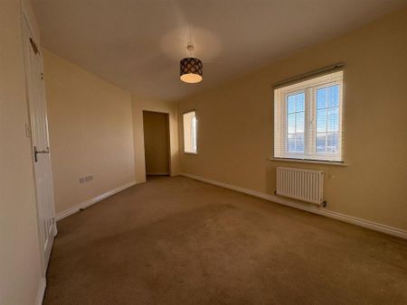 3 bedroom semi-detached house to rent - Photo 3
