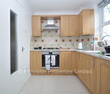 2 bedroom flat to rent - Photo 5