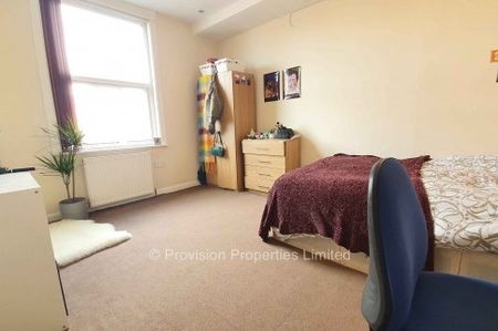 3 Bedroom Student House Hyde Park - Photo 2