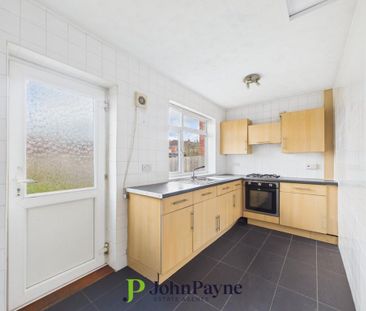 3 bedroom semi-detached house to rent - Photo 5