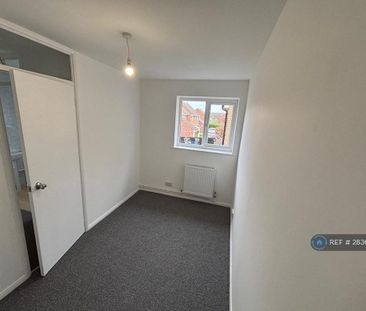 2 bedroom semi-detached house to rent - Photo 2