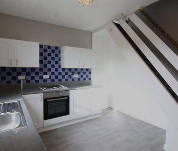 2 bedroom terraced house to rent - Photo 1