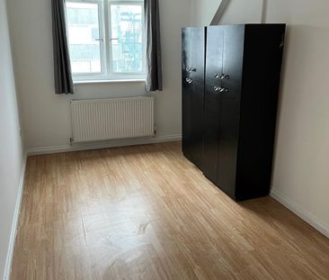 1 Bed Flat, Station Parade, IG11 - Photo 1
