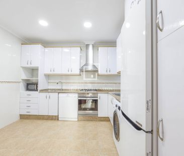 4 Bedroom apartment for rent in Gran Vía, Valencia - Photo 2