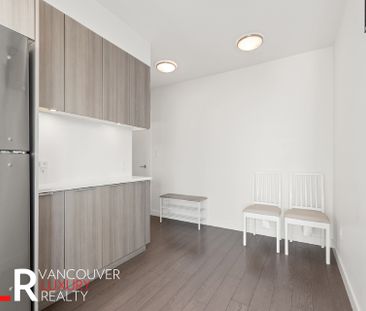 Condo in Surrey, BC - Photo 6