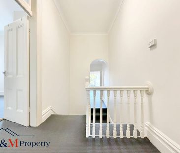 Spacious one bedroom with big back deck yard - Photo 5