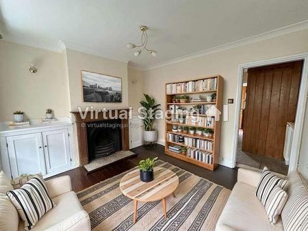 Field Terrace Road, CB8 - Photo 2