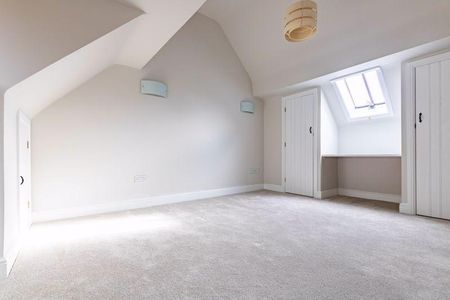 2 bedroom semi-detached house to rent - Photo 2