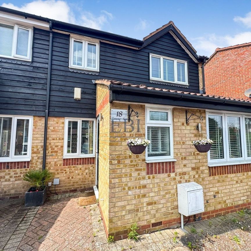 Dunnymans Road, Banstead, SM7 2AN - Photo 1
