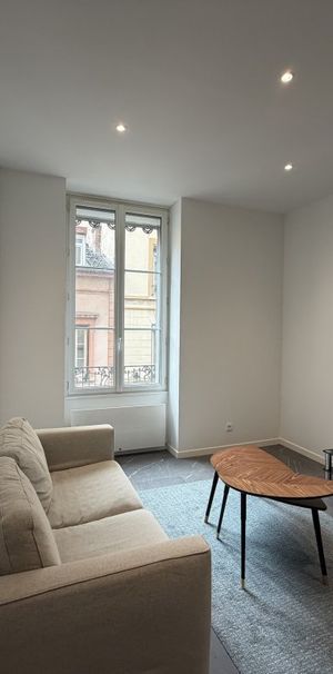APPARTEMENT T2 A LOUER - LYON 7EME ARRONDISSEMENT - 38.89 m2 - 898 € charges comprises par mois - Photo 1