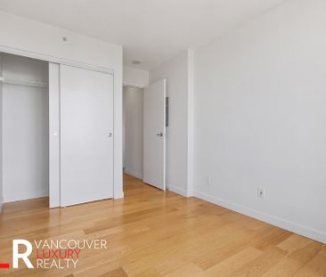 Condo in Downtown Vancouver, BC - Photo 6