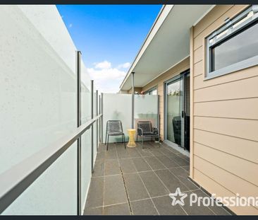 Modern Coastal Living – Stylish 2 Bed, 2 Bath Apartment in Prime Me... - Photo 5