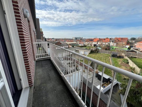 Duplexappartement met 2 slpks, terras en autostaanplaats - Photo 1