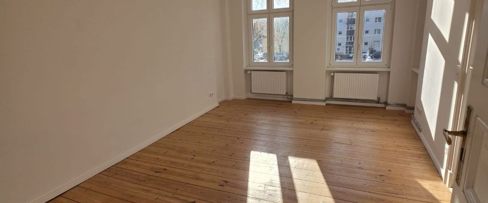 Attraktive Altbauwohnung– Charmant, modernisiert und bezugsbereit - Photo 1