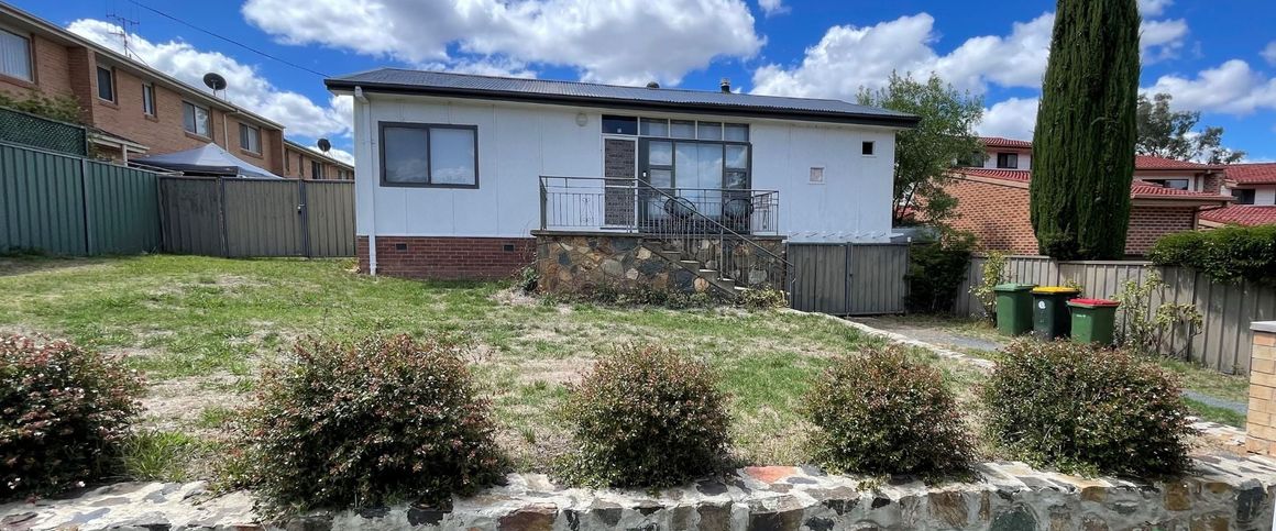 9 Adams Street, Queanbeyan - Photo 1