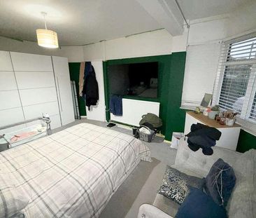 Broad Walk, Hockley, SS5 - Photo 4