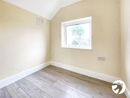 4 bedroom semi-detached house to rent - Photo 4