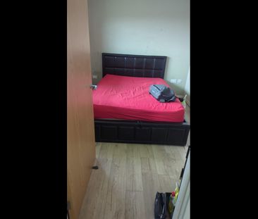 2 Bed Flat, Ropeworks, IG11 - Photo 5