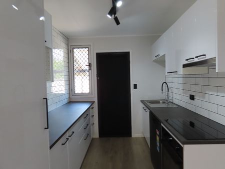 4/12 East Gordon Street, Mackay - Photo 3