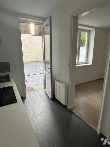 LILLE. A LOUER - T2 40 m² avec cour - Photo 2