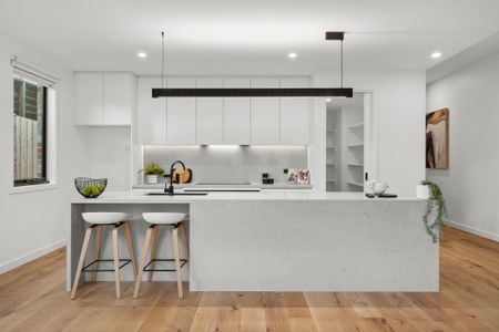 Stunning contemporary oasis in Newtown - Photo 2