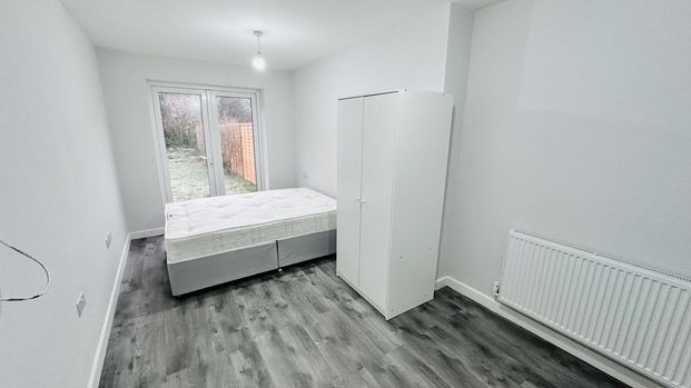 House share to rent - Photo 1