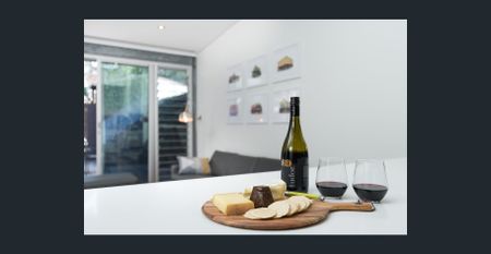 INNER CITY GEM - Photo 3