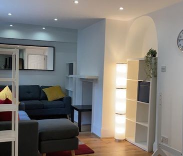 1 bedroom in a house share to rent - Photo 2