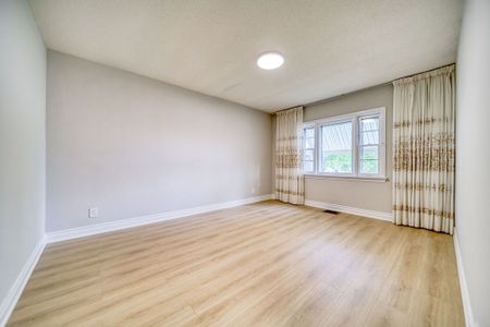 For Lease - 82 Oxford Street Unit# Main, Richmond Hill, Ontario - Photo 4