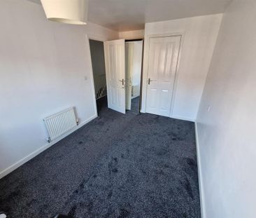 3 bedroom end of terrace house to rent - Photo 1