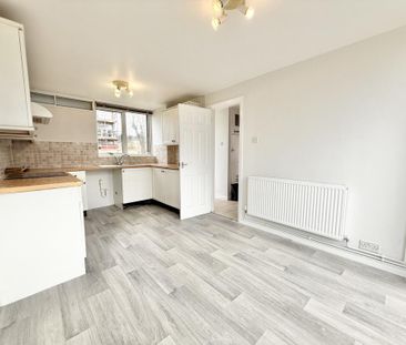 3 bedroom terraced house to rent - Photo 6