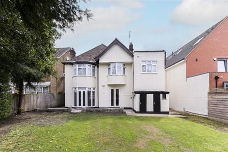 5 bedroom detached house to rent - Photo 3
