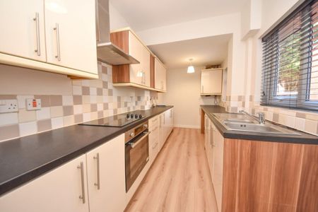 3 bed House - Terraced for Rent - Photo 3