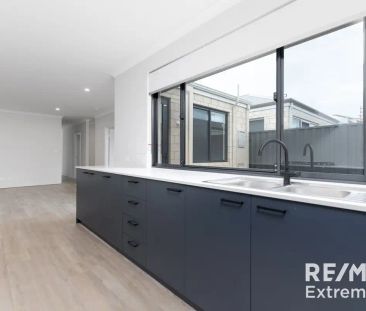 “Brand New 3x2 Home in Sought-After Currambine” - Photo 4