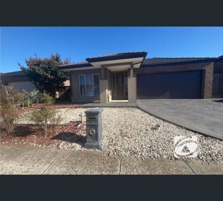 4 Garland Street, Pakenham, Vic 3810 - Photo 2