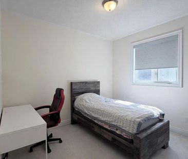 For Lease - 95 Hilts Drive, Richmond Hill, Ontario - Photo 3