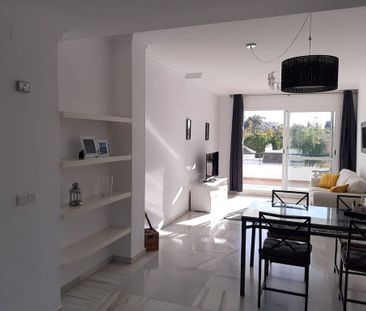 2 bedroom luxury penthouse for rent in Nueva Andalucia, Spain - Photo 2