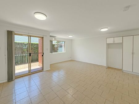 One Week Free Rent ! - Photo 5