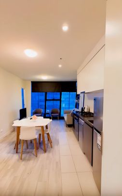 1802/568 Collins St, Melbourne - Photo 1