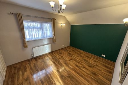 Dickens Avenue, GREAT YARMOUTH - Photo 5