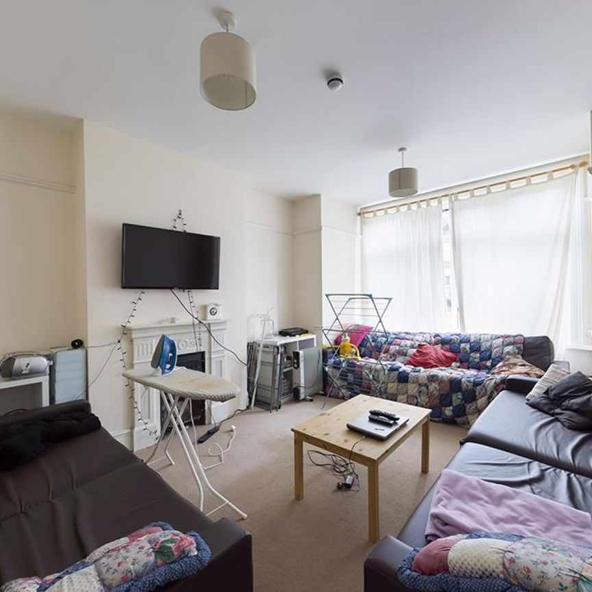 1 bedroom Flat To Let - Photo 1