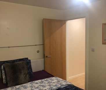 1 Bed Flat, Manchester, M5 - Photo 4