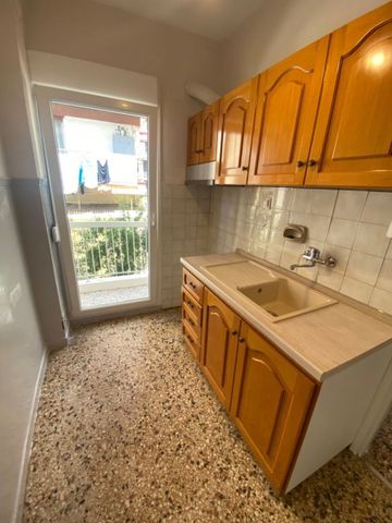 Studio/Γκαρσονιέρα για ενοικίαση Κάτω Αναγέννηση (Νεάπολη) - Photo 3