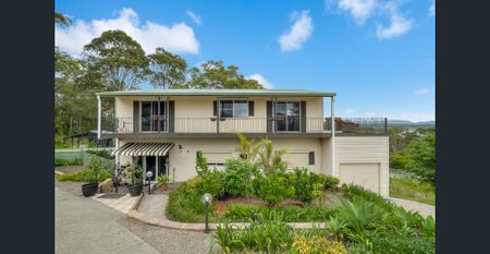 Top-Floor Lakeside Haven with Unbeatable Views – Water, Power & Lawn Included - Photo 5
