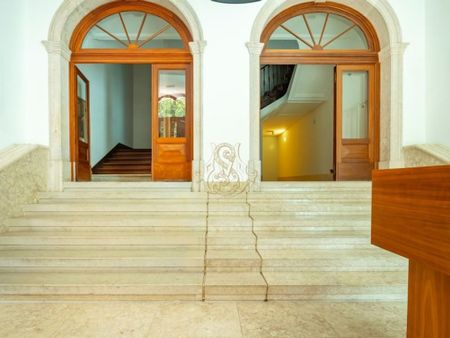 2 room luxury Apartment for rent in Lisbon, Portugal - Photo 2